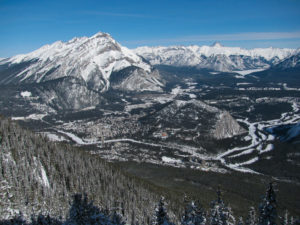 ゴンドラ駅から見たバンフの全景（冬）