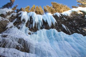 冬のジョンストンキャニオン